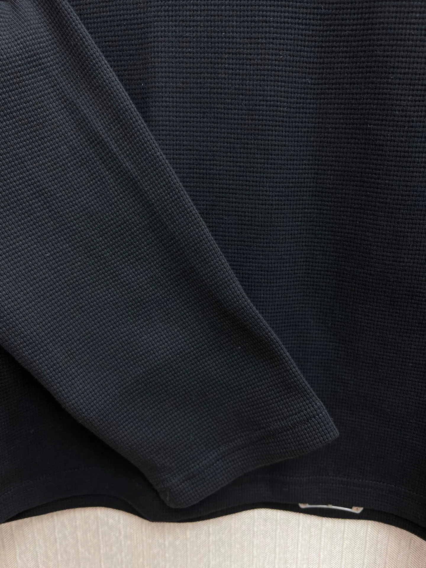 🅿️440 Crow Heart 25SS leather henley collar waffle sweatshirt. The fabric is made of 350g cotton waffle double-layer material before washing. Size: S.M.L